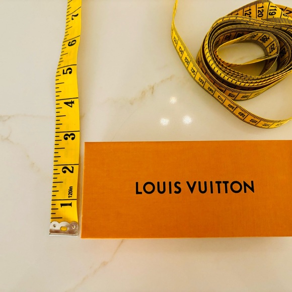 Louis Vuitton Empty gift box and bag with ribbon and tag. - Picture 7 of 7